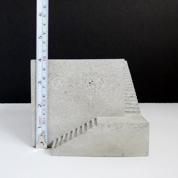 NEW ARCHITECTURE Stairs Structure Modern Industrial Minimalist CONCRETE PLANTER - Picture 6 of 8